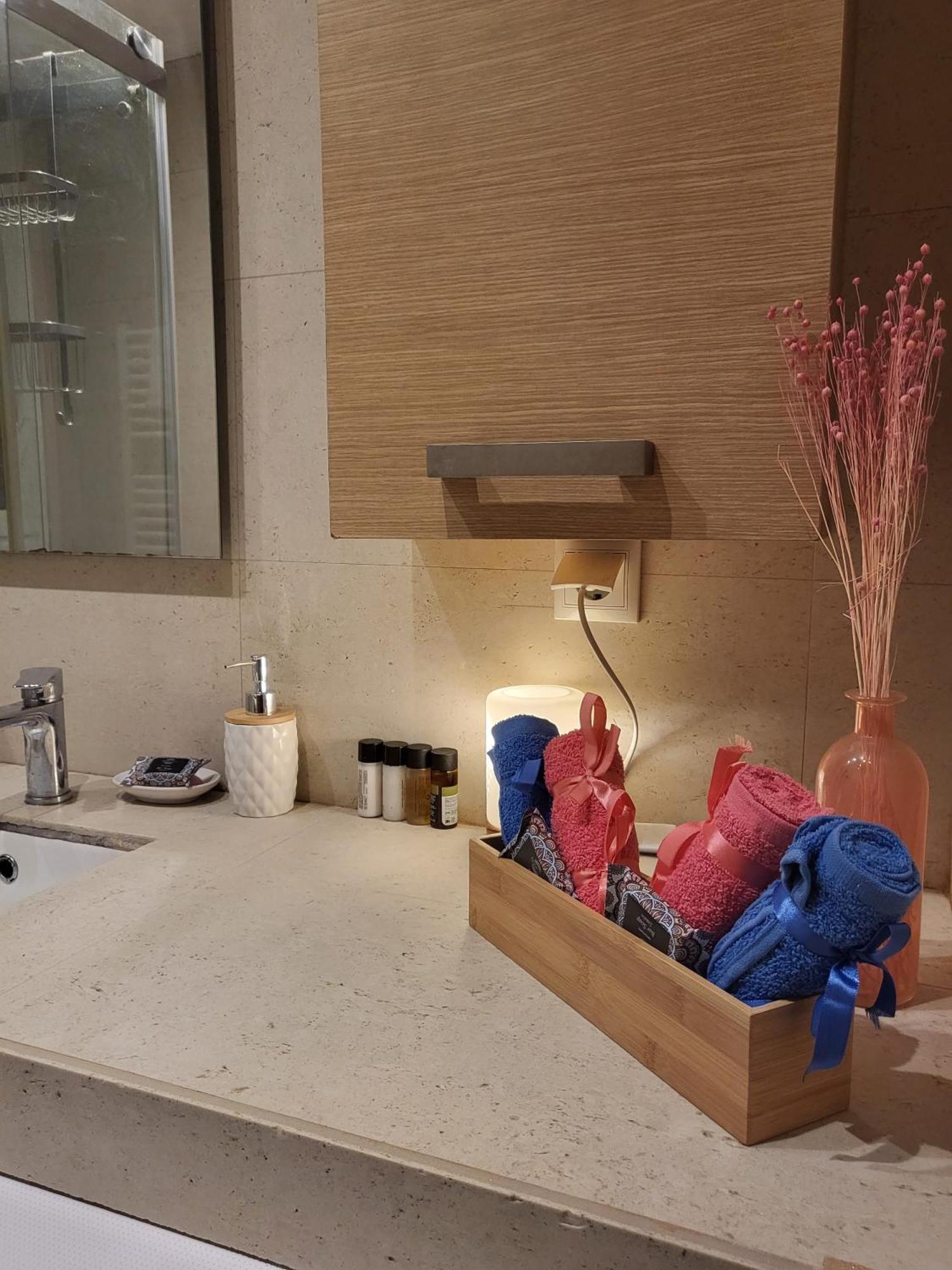 Filopappou Lemons Twins Luxurious Apartment Near To Acropolis Athena Bagian luar foto